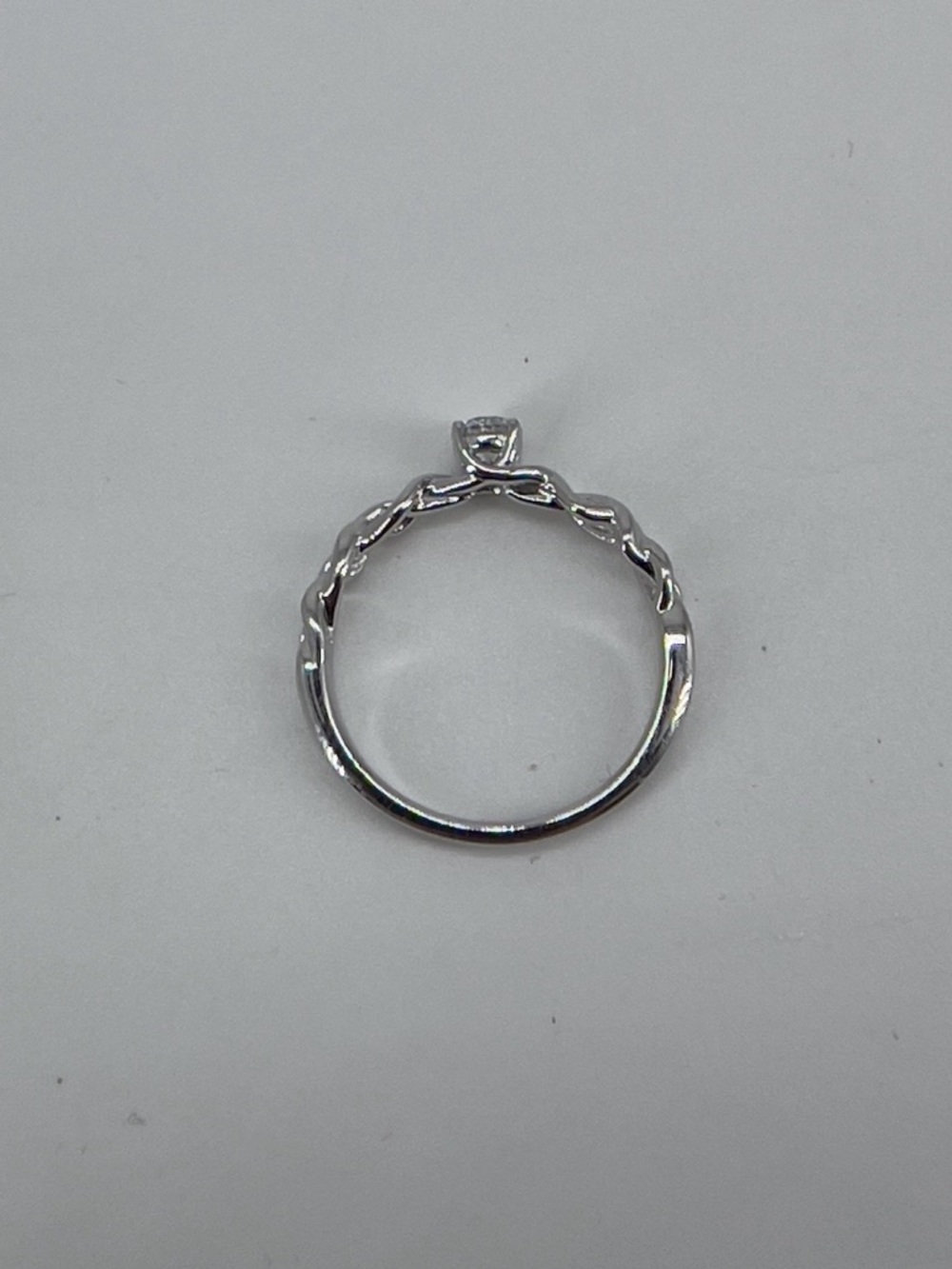 10K White Gold Lab Grown Diamond Ring 0.20 CT Round Size 7 Twisted Band - Picture 7 of 10